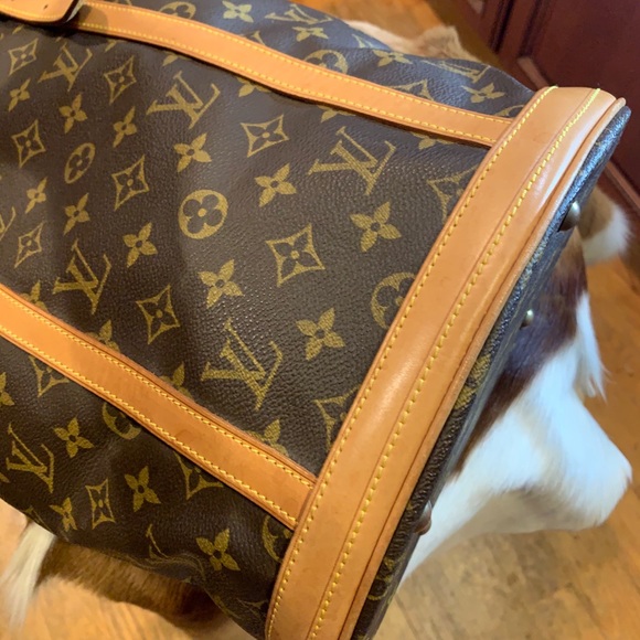 ❌❌SOLD❌❌🎁AUTH LV BUCKET GM GORG EUC CLASSIC🎁 - Picture 6 of 9